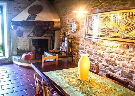 Semesterbostad Tuscan Hills - Stonehouse, Garden & Pool Vicchio
