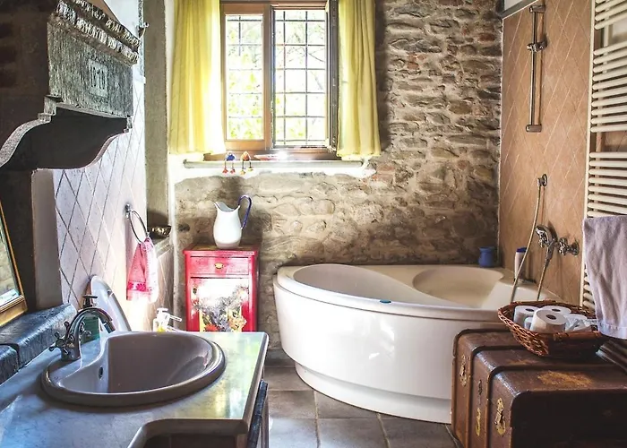 Tuscan Hills - Stonehouse, Garden & Pool Feriehus *