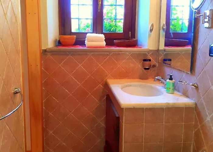 Tuscan Hills - Stonehouse, Garden & Pool Feriehus